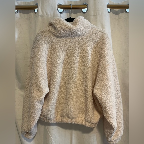 Universal Thread Pullover Fleece Button Up - Picture 4 of 4